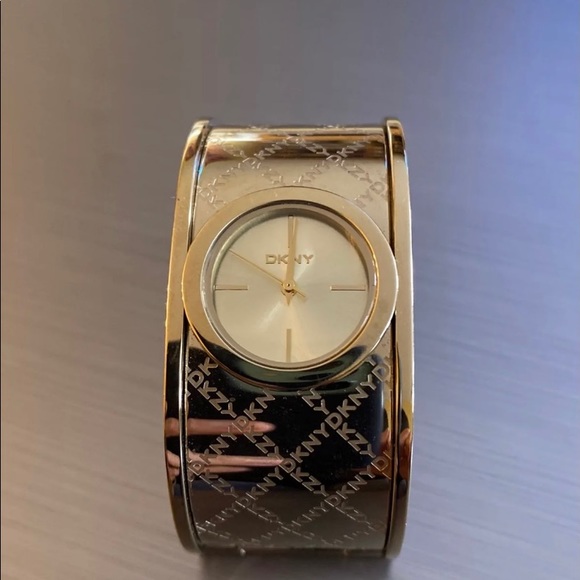 Dkny Accessories - Women’s bangle watch